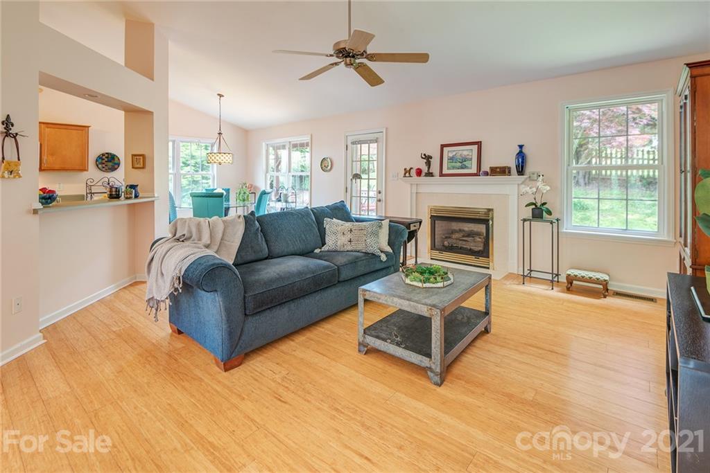 104 Forest Lake Drive Asheville NC 28803