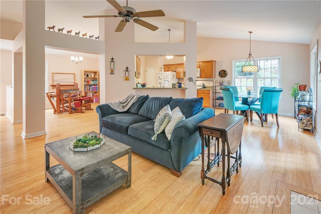 104 Forest Lake Drive Asheville NC 28803