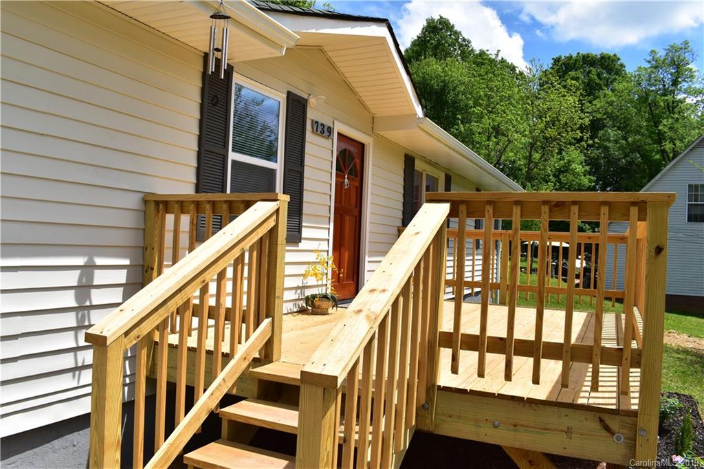 739 Riddle Street Mount Holly NC 28120