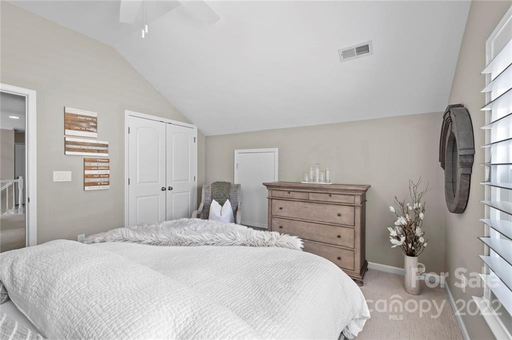 1096 Stonedown Lane Matthews NC 28104