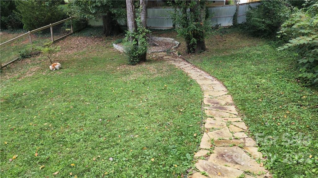 27 Hubbard Avenue Asheville NC 28806