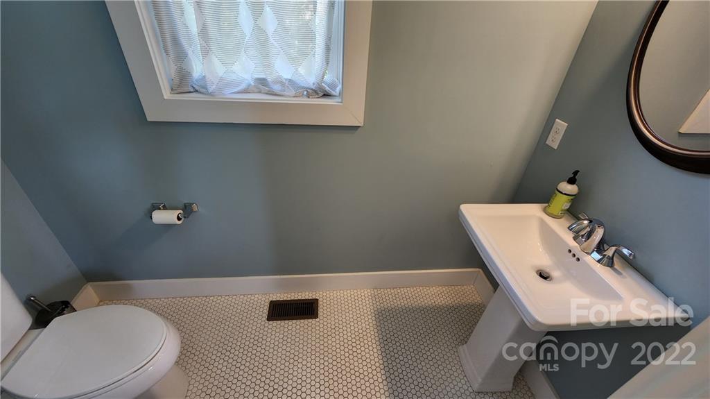 27 Hubbard Avenue Asheville NC 28806