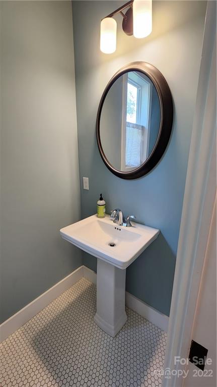 27 Hubbard Avenue Asheville NC 28806