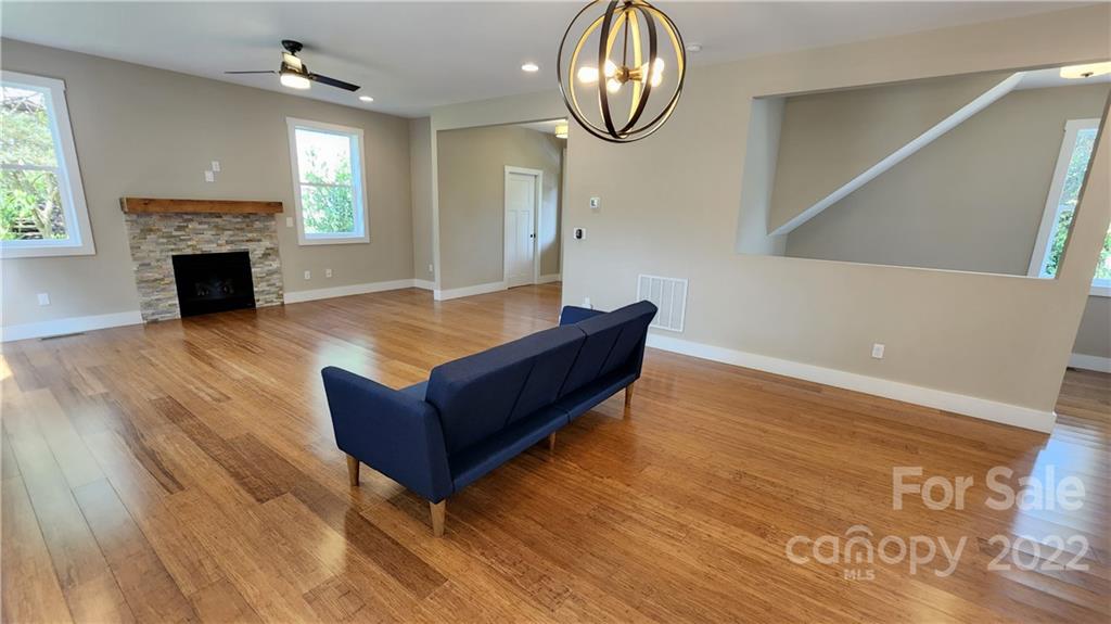 27 Hubbard Avenue Asheville NC 28806