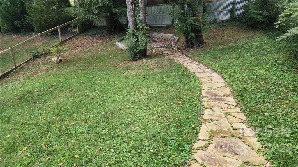 27 Hubbard Avenue Asheville NC 28806