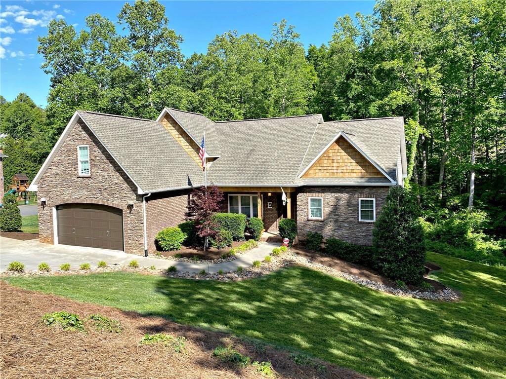 1122 Waterford Drive Hickory NC 28602