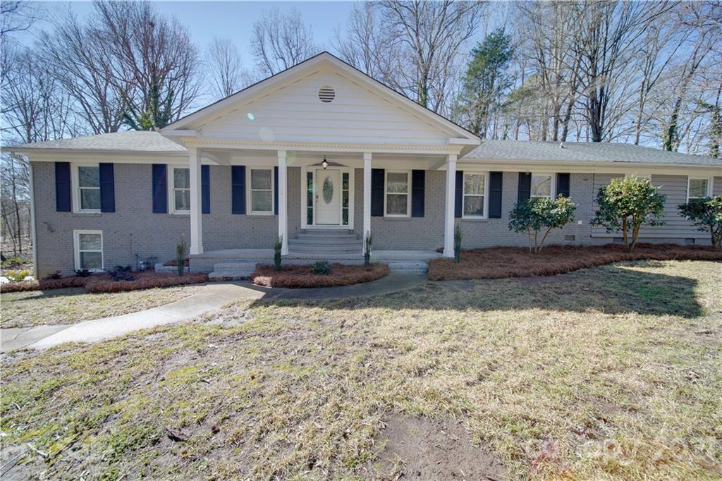 9015 Whispering Pines Lane Charlotte NC 28217