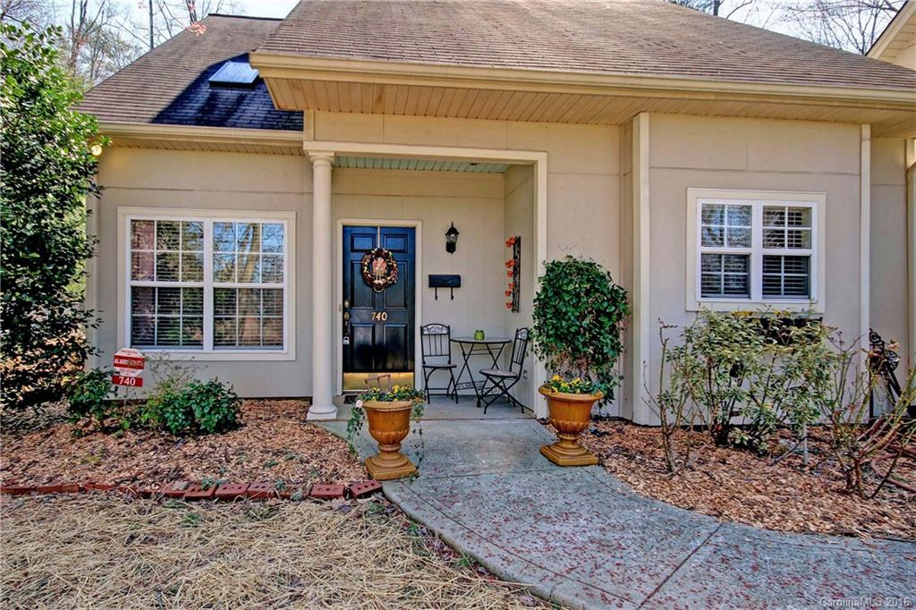 740 N Oakwood Drive Statesville NC 28677