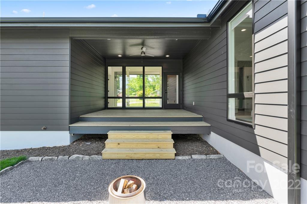 102 Timberview Drive Swannanoa NC 28778