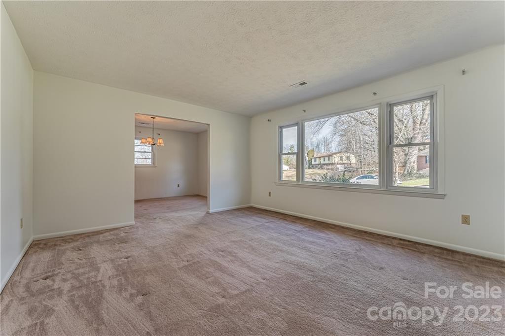 17 Fieldcrest Circle Asheville NC 28806