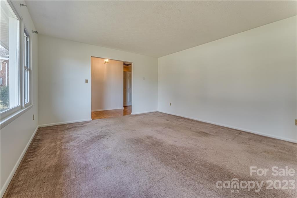 17 Fieldcrest Circle Asheville NC 28806