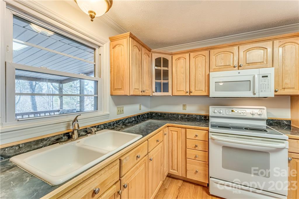 17 Fieldcrest Circle Asheville NC 28806