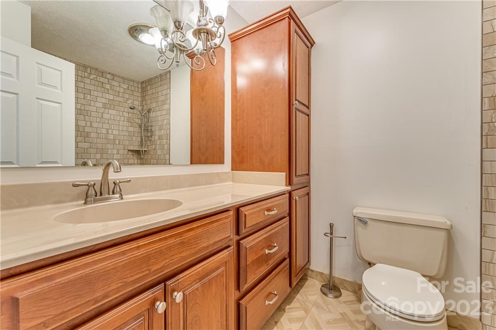 17 Fieldcrest Circle Asheville NC 28806