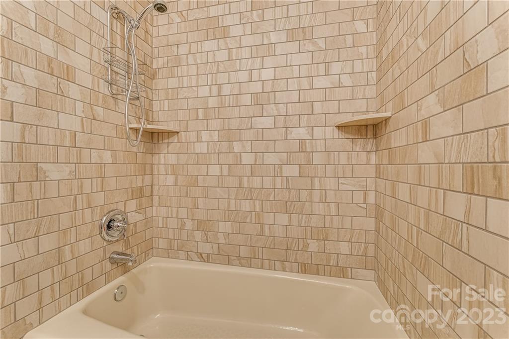 17 Fieldcrest Circle Asheville NC 28806