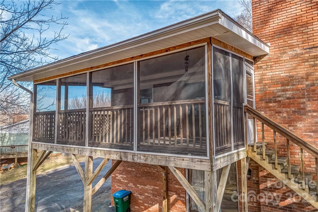 17 Fieldcrest Circle Asheville NC 28806