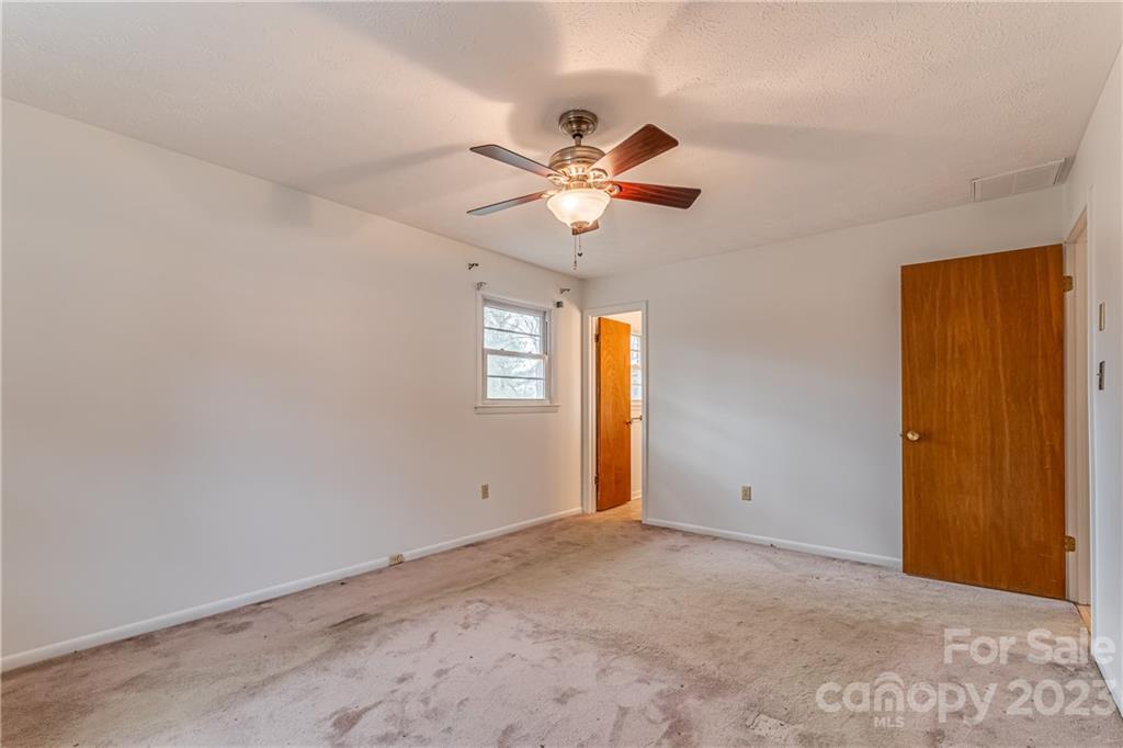 17 Fieldcrest Circle Asheville NC 28806