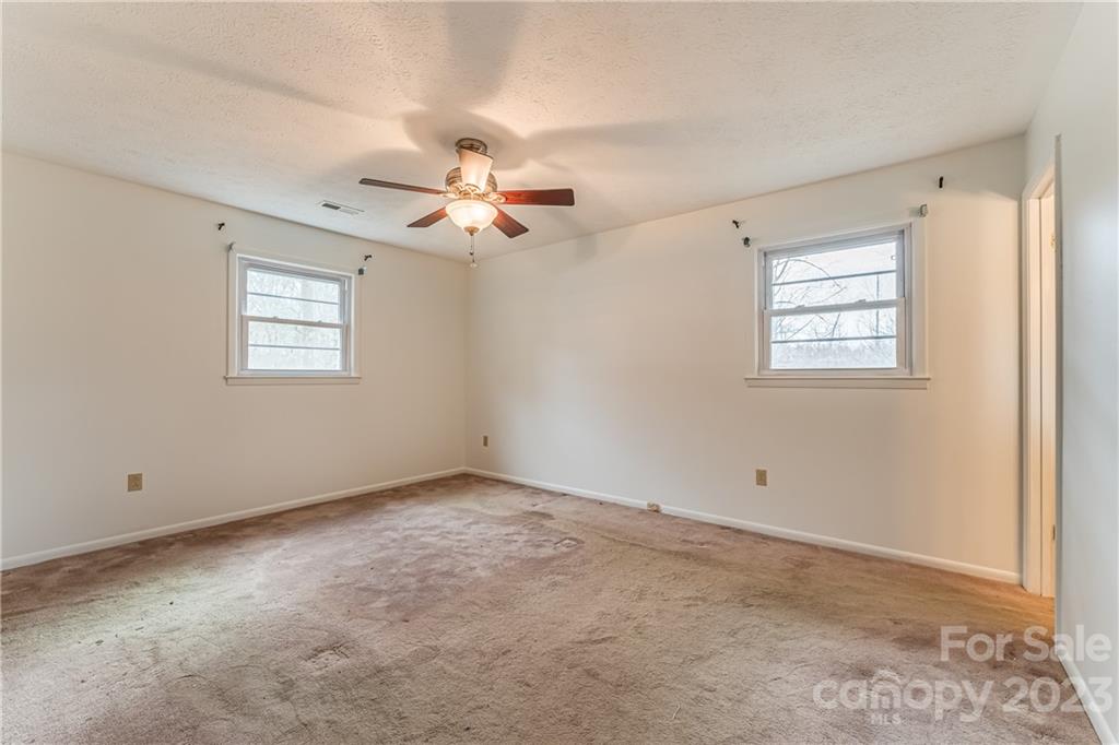 17 Fieldcrest Circle Asheville NC 28806