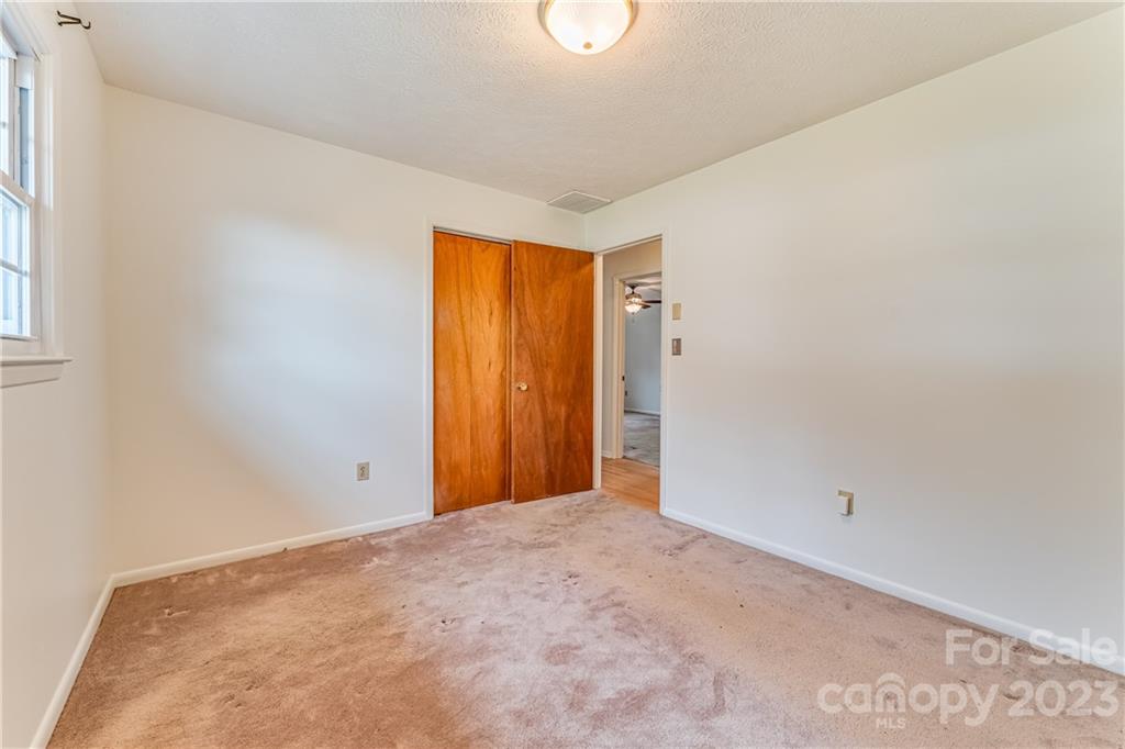 17 Fieldcrest Circle Asheville NC 28806