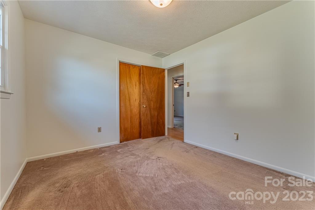 17 Fieldcrest Circle Asheville NC 28806
