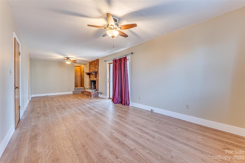 17 Fieldcrest Circle Asheville NC 28806
