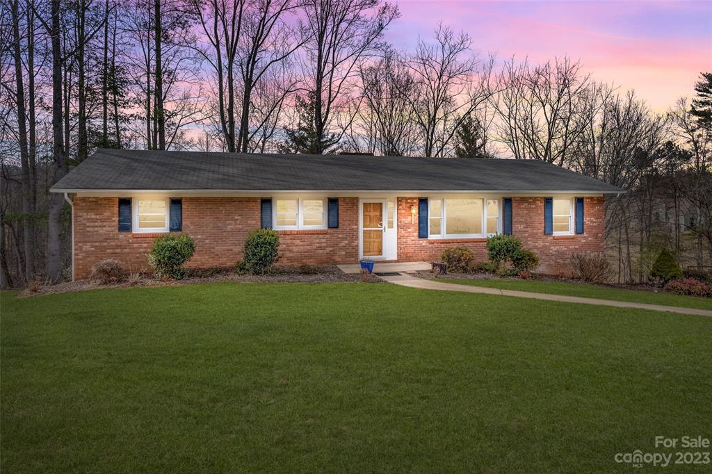 17 Fieldcrest Circle Asheville NC 28806