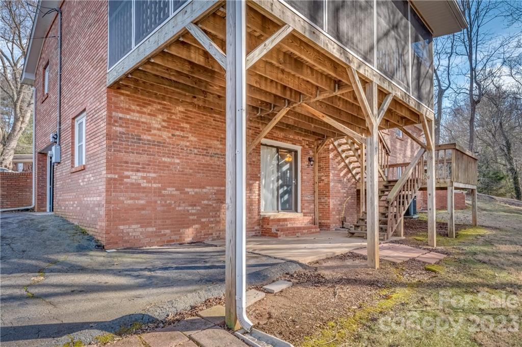17 Fieldcrest Circle Asheville NC 28806