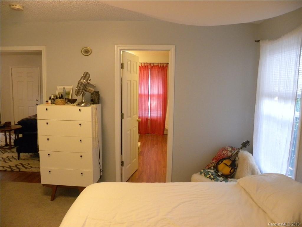 23 Peace Street Asheville NC 28806