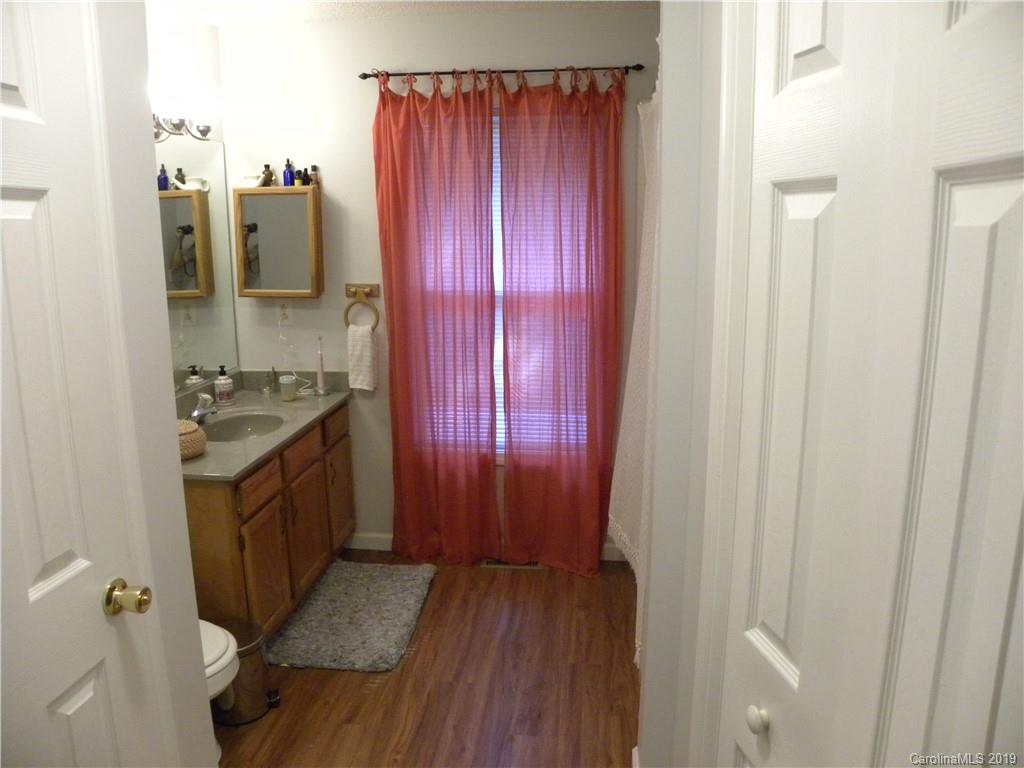 23 Peace Street Asheville NC 28806