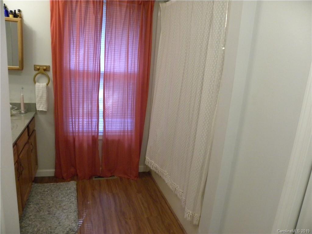 23 Peace Street Asheville NC 28806