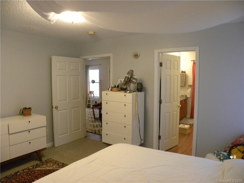 23 Peace Street Asheville NC 28806
