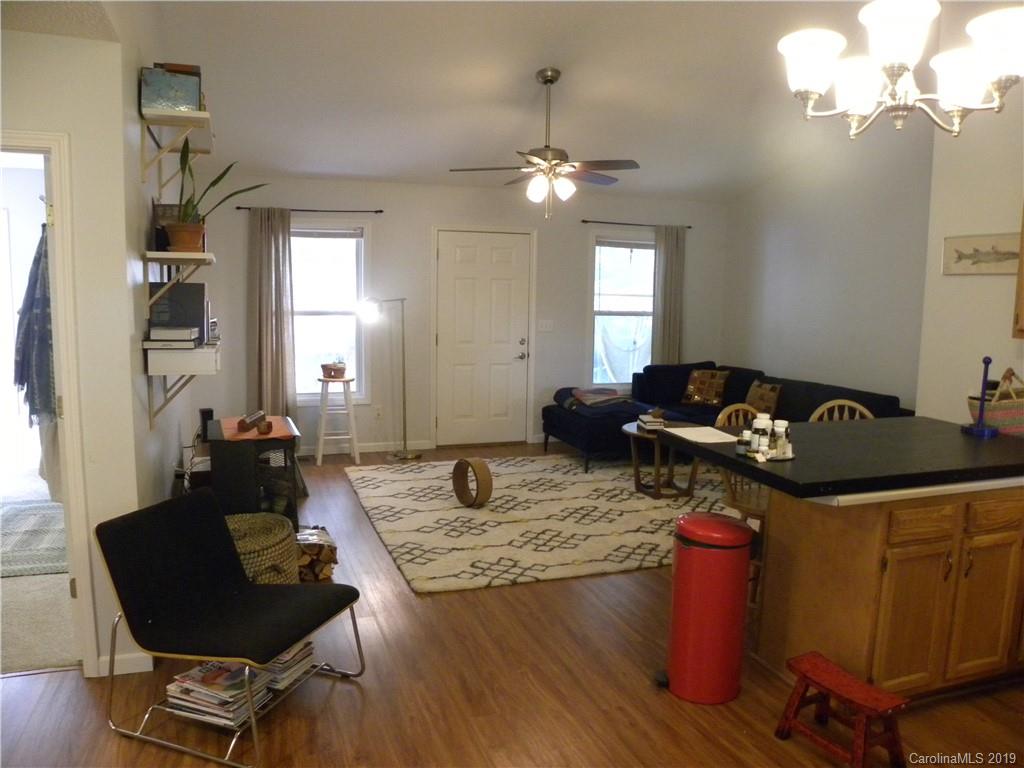 23 Peace Street Asheville NC 28806