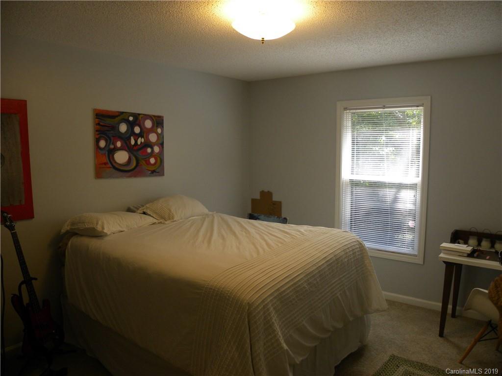 23 Peace Street Asheville NC 28806