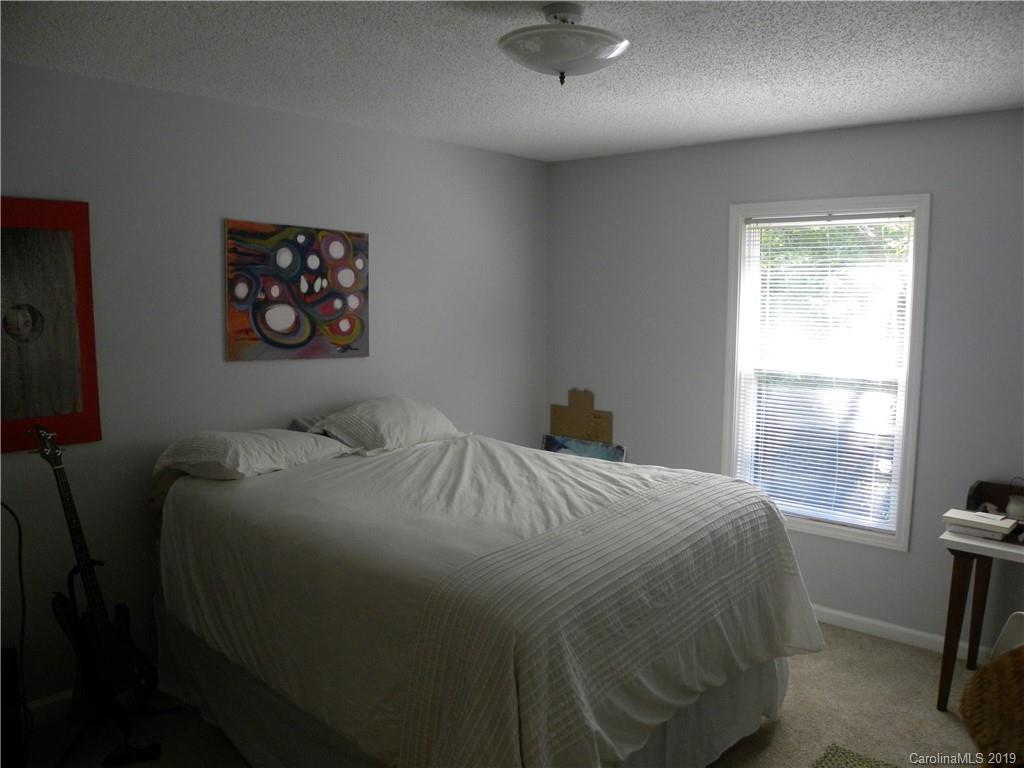23 Peace Street Asheville NC 28806