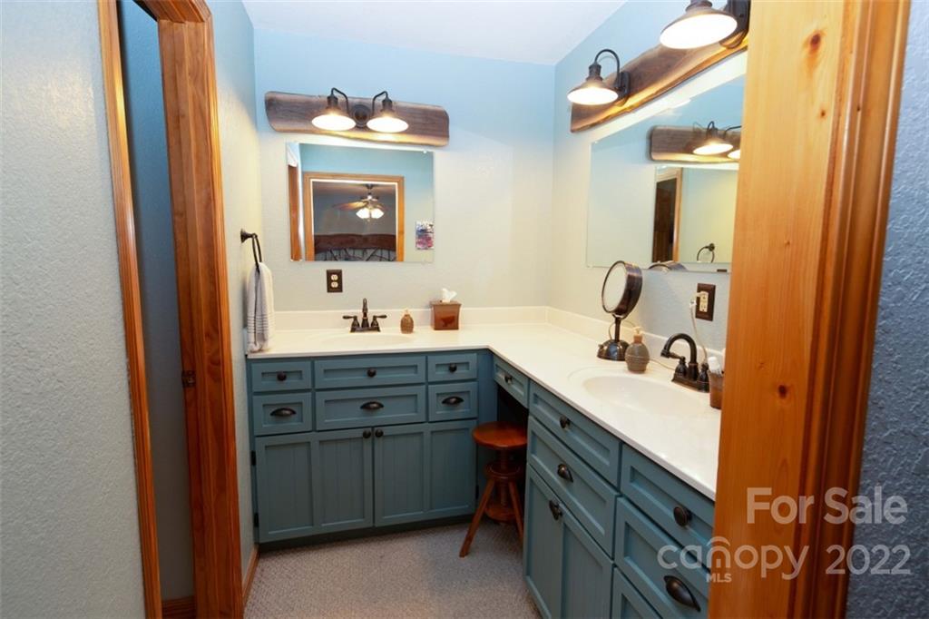 1645 Hickory Springs Road Burnsville NC 28714