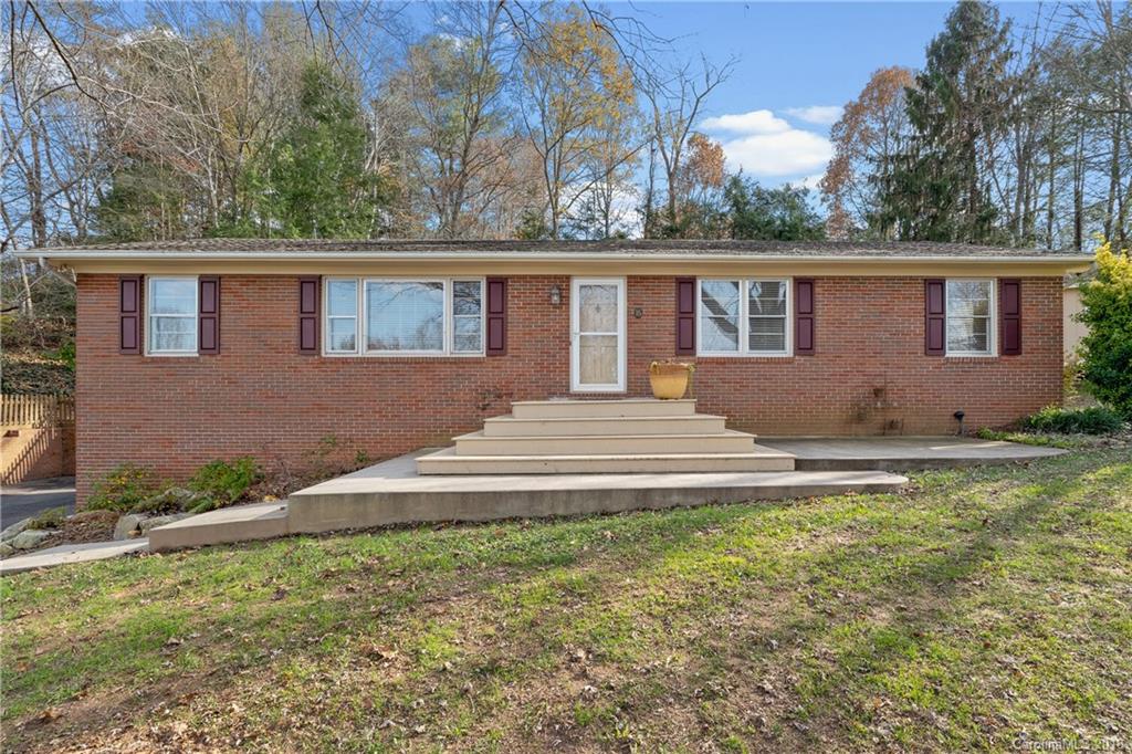 16 Fieldcrest Circle Asheville NC 28806