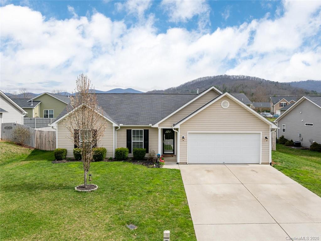 8 Woodthorn Road Weaverville NC 28787