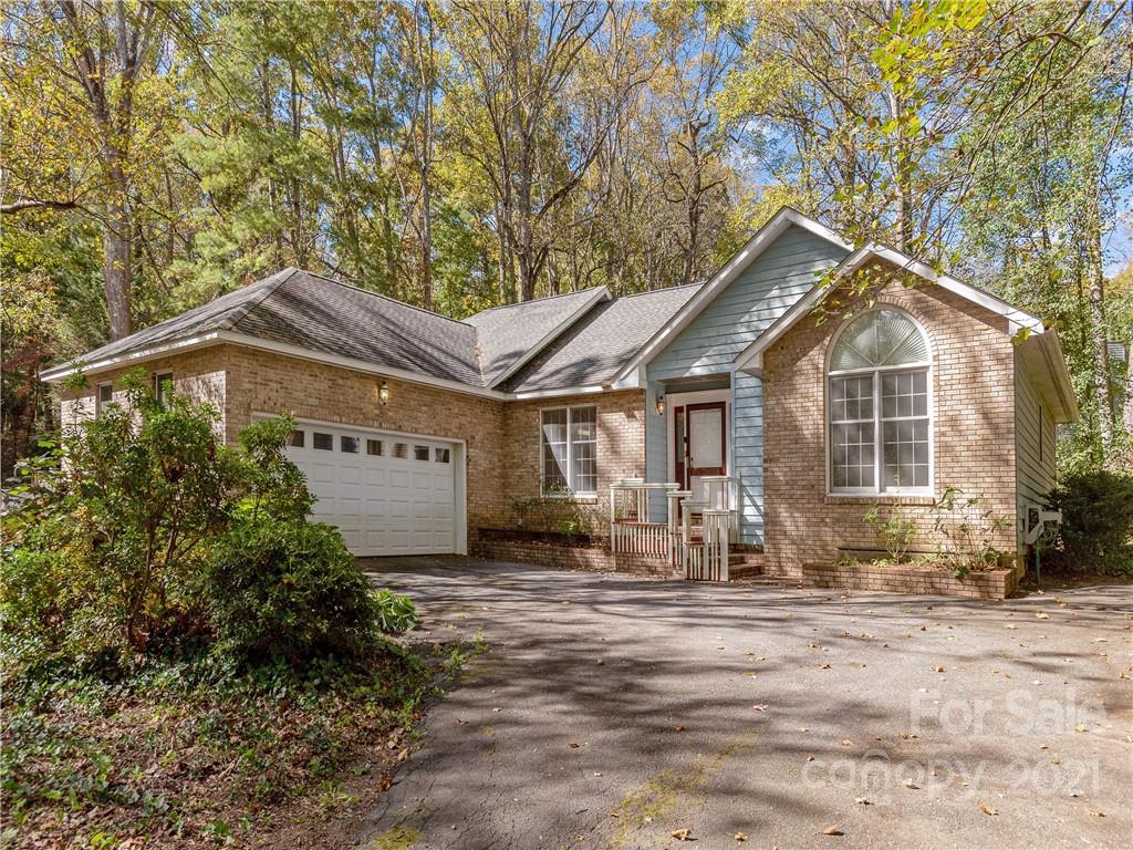 19 Spring Cove Court Arden NC 28704