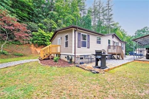 559 Old Quebec Road Lake Toxaway NC 28747