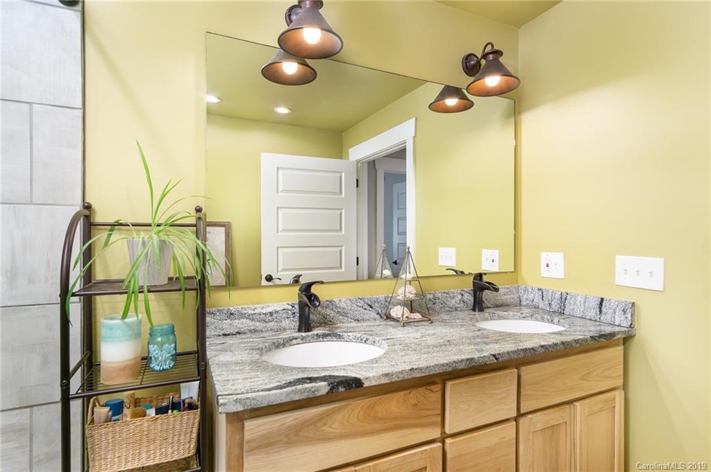 301 Woodland Drive Swannanoa NC 28778