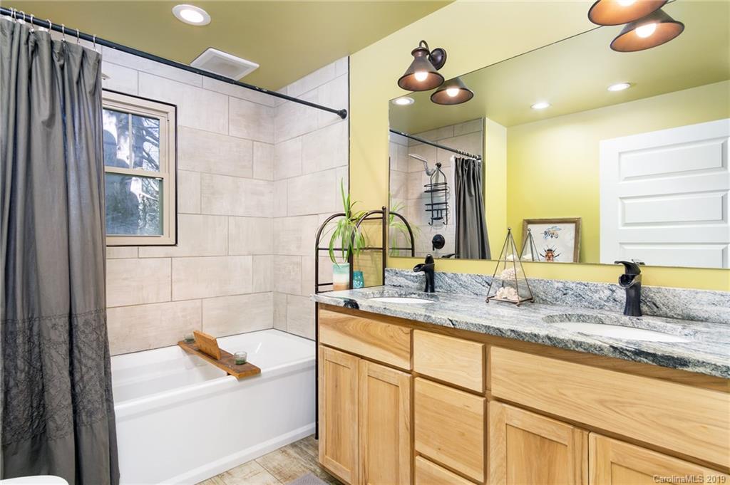 301 Woodland Drive Swannanoa NC 28778