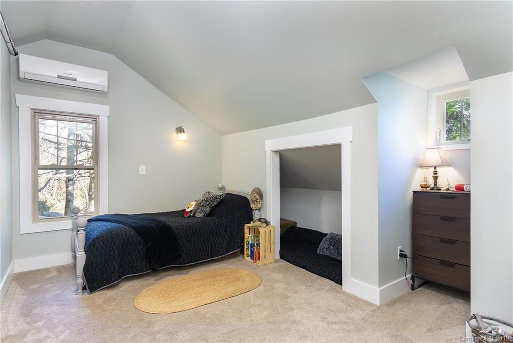 301 Woodland Drive Swannanoa NC 28778