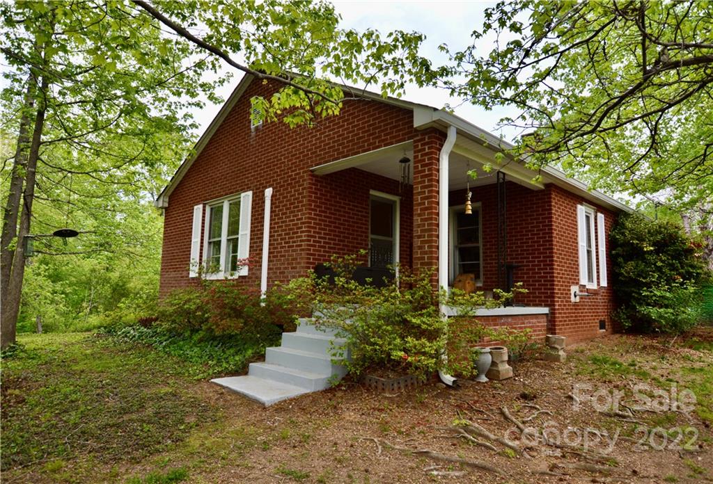 2221 Pine Ridge Avenue Morganton NC 28655