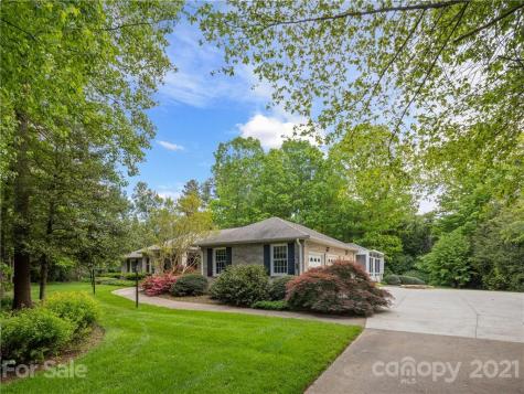 2 Bent Oak Lane Asheville NC 28803