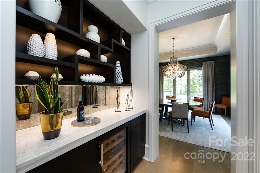 1903 Queens Road W Charlotte NC 28207