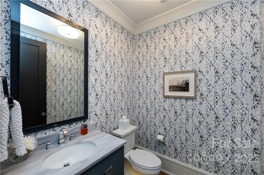 1903 Queens Road W Charlotte NC 28207