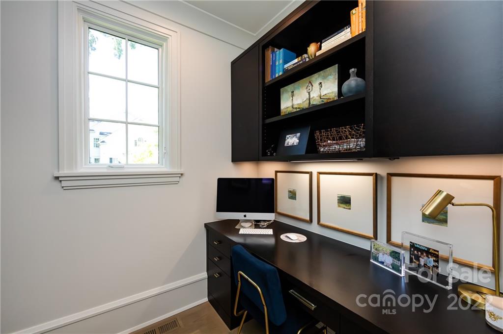 1903 Queens Road W Charlotte NC 28207