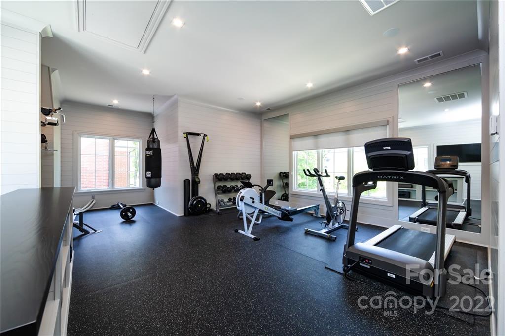 1903 Queens Road W Charlotte NC 28207