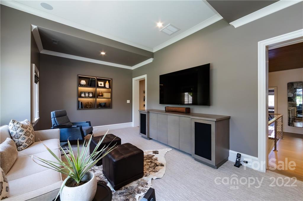 1903 Queens Road W Charlotte NC 28207