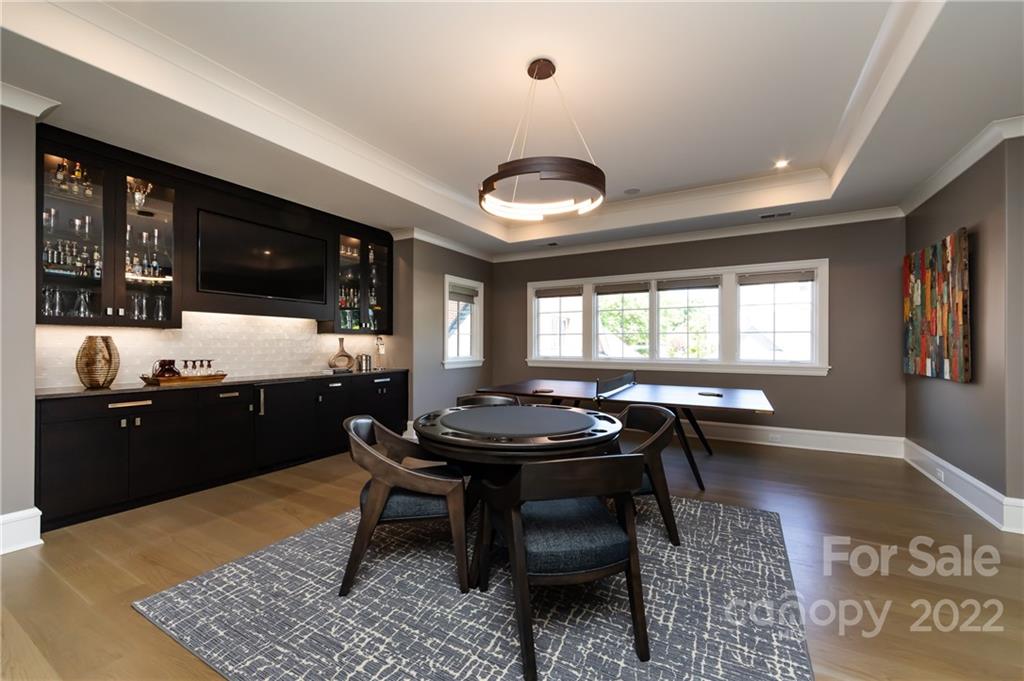 1903 Queens Road W Charlotte NC 28207