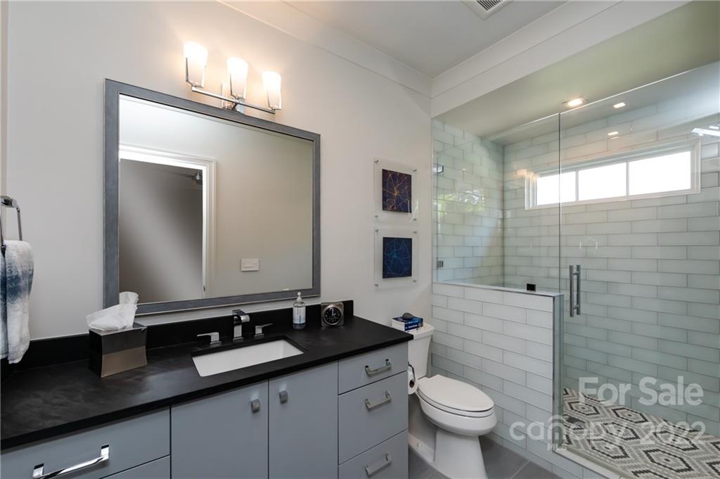 1903 Queens Road W Charlotte NC 28207